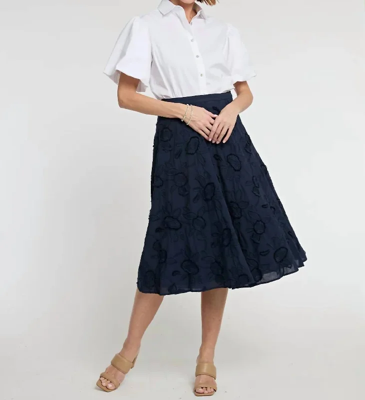 Plus-Size Women's Garments Gloria Skirt In Navy Floral Applique