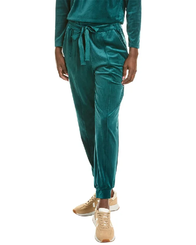 Fashionable Women's Outfit 1.STATE Velour Pull-On Pant