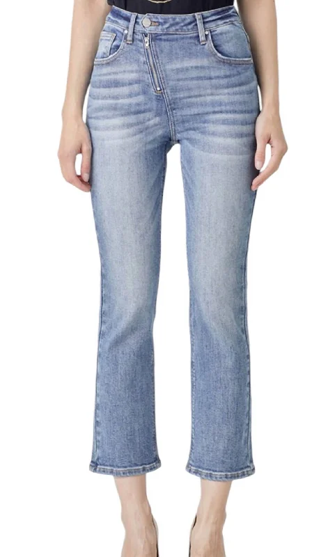 Chic Women's Attire Straight Leg Asymetrical Zipper Jeans In Light Denim